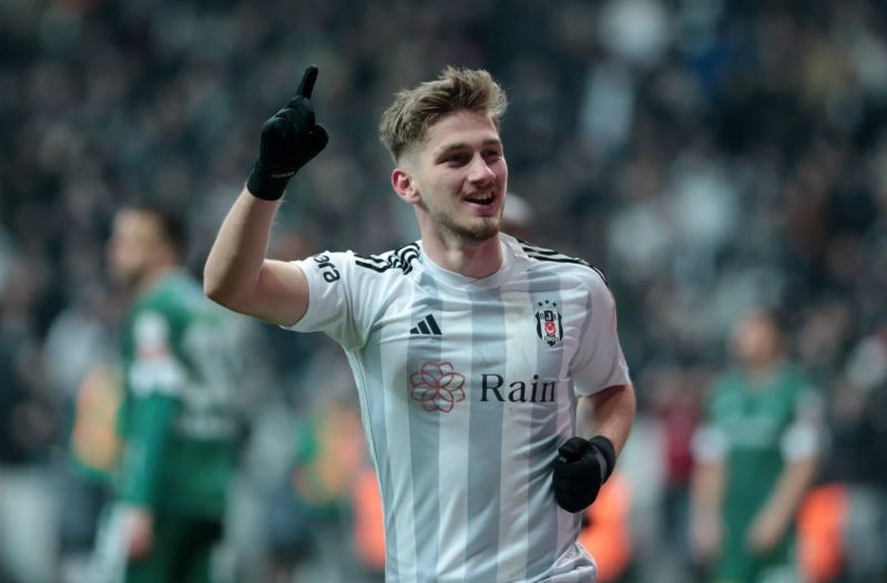 Cầu thủ gốc Thổ Nhĩ Kỳ sở hữu tốc độ, bản lĩnh và bản năng ghi bàn