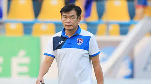HLV Phan Thanh Hùng từng từ chức sau thất bại của đội tuyển quốc gia tại AFF Cup năm 2012