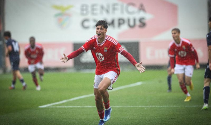 Ngôi sao triển vọng thi đấu cho đội trẻ SL Benfica