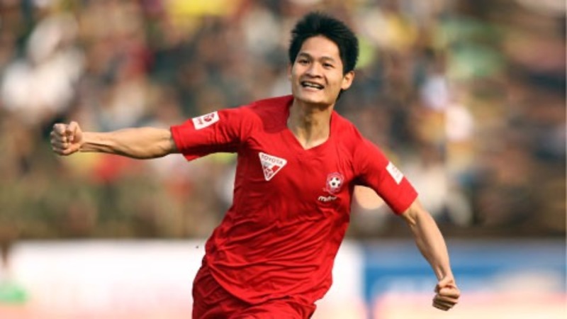 image Lê Xuân Hùng – Hành trình truyền cảm hứng của tiền vệ tài hoa Nam Định