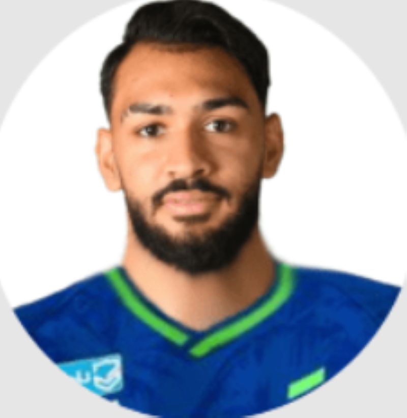 Từng bước khẳng định tài năng qua các câu lạc bộ