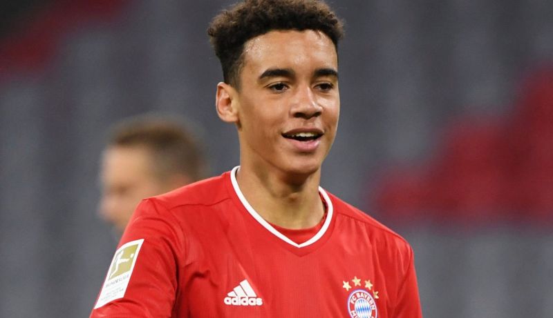 Anh gây ấn tượng mạnh tại Bayern Munich nhờ khả năng rê bóng lắt léo và sự sáng tạo trong lối chơi