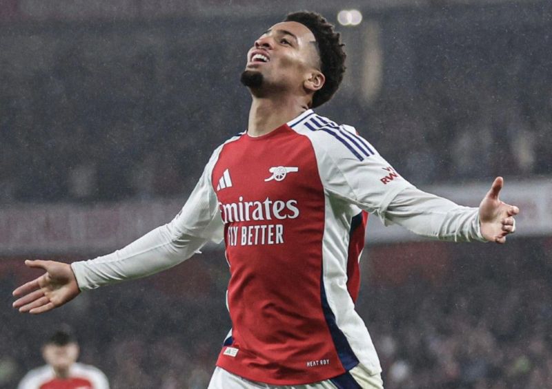 Anh sở hữu kỹ thuật khéo léo, tầm nhìn chiến thuật tốt và khả năng sáng tạo trong lối chơi