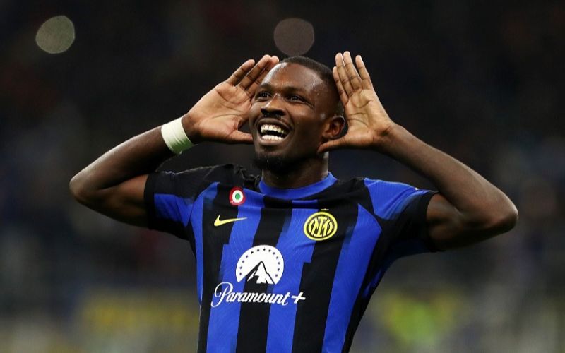 Chân sút gia nhập Guingamp và trở thành một trong những tiền đạo nguy hiểm nhất Bundesliga