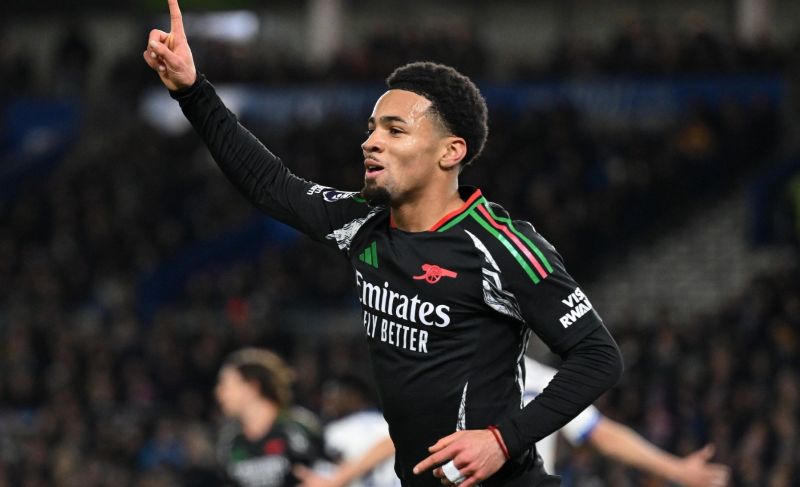 Ethan Nwaneri đã đi vào lịch sử Premier League khi ra sân ở tuổi 15