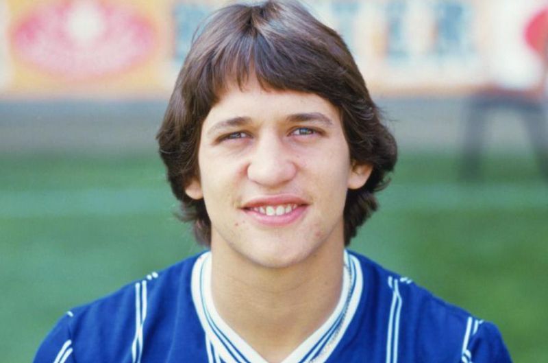 Phong cách điềm tĩnh và tinh thần fair-play biến Gary Lineker trở thành biểu tượng bóng đá Anh